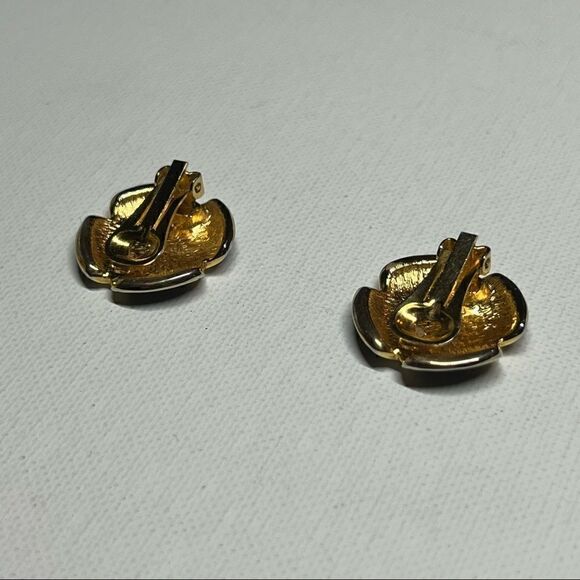 Earrings – Vintage 1980s Black Enamel & Gold-Tone Poppy Clip-Ons - Picture 3 of 7
